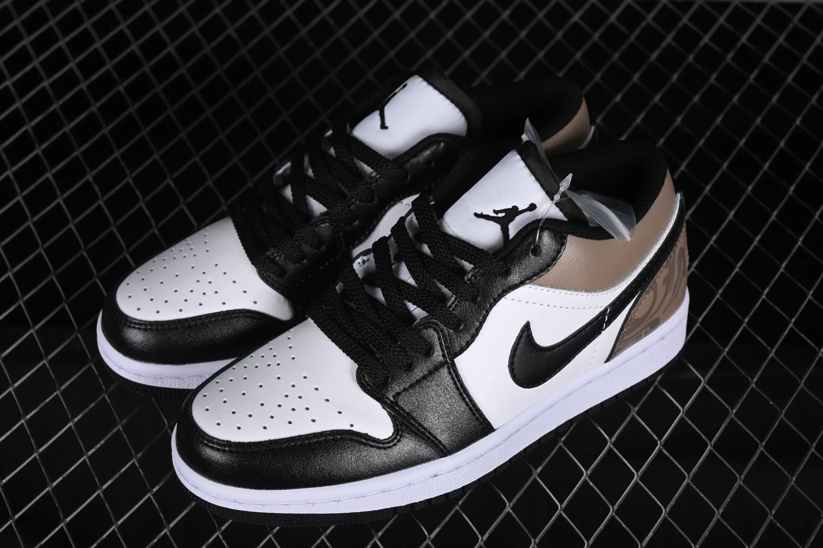 All categories Air Jordan Jordan series basketball shoes Air Jordan 1 Low cost-effective version Air Jordan 1 Low AJ1 Joe 1 Mocha Chestnut low-top retro basketball shoes 553558-132